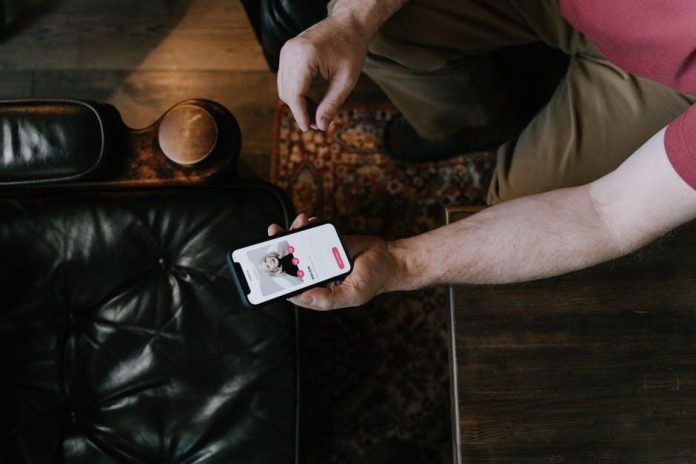 Is the rise of dating apps making traditional dating methods obsolete