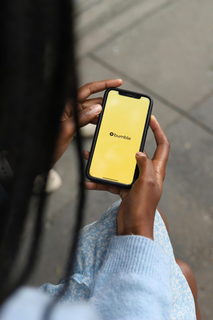 Tinder vs Bumble: Which Dating App Is Better for You