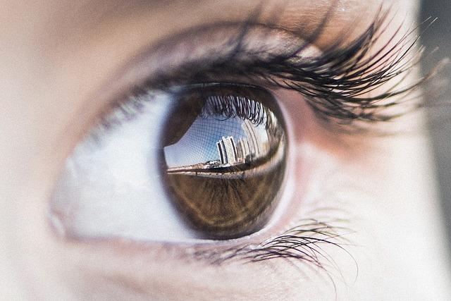 The Importance of Eye Contact in Building Romantic Connection
