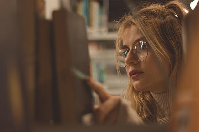 The Do’s and Don’ts of Sharing Personal Information While Dating