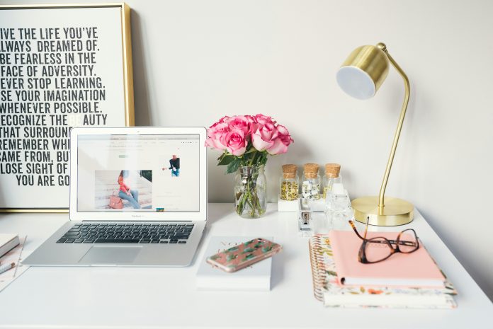 How to Know When It’s Time to Take an Online Relationship Offline