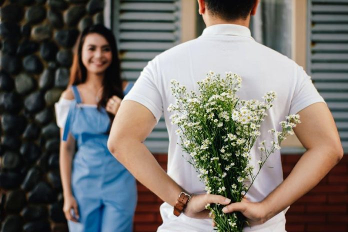 Why It’s Important to Set Boundaries Early in Offline Dating