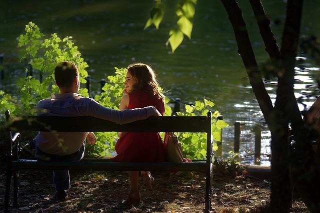 How to Set Boundaries and Stay Safe During a First Date