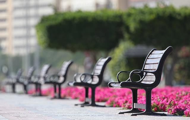 Tips for Safely Navigating Long-Distance Relationships Started Online