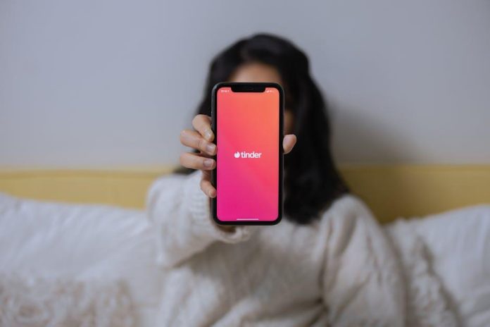 The Pros and Cons of Using Tinder for Serious Relationships